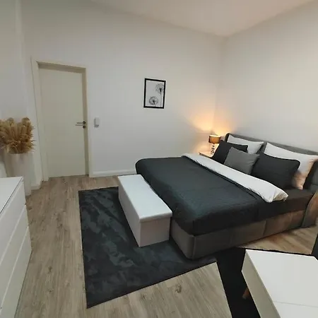 Executive Altstadt King Bed